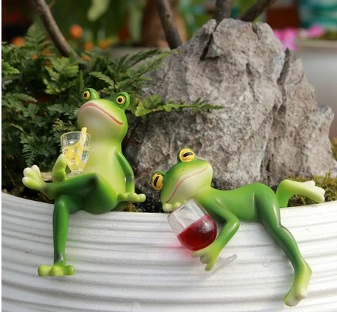 カエルの置物