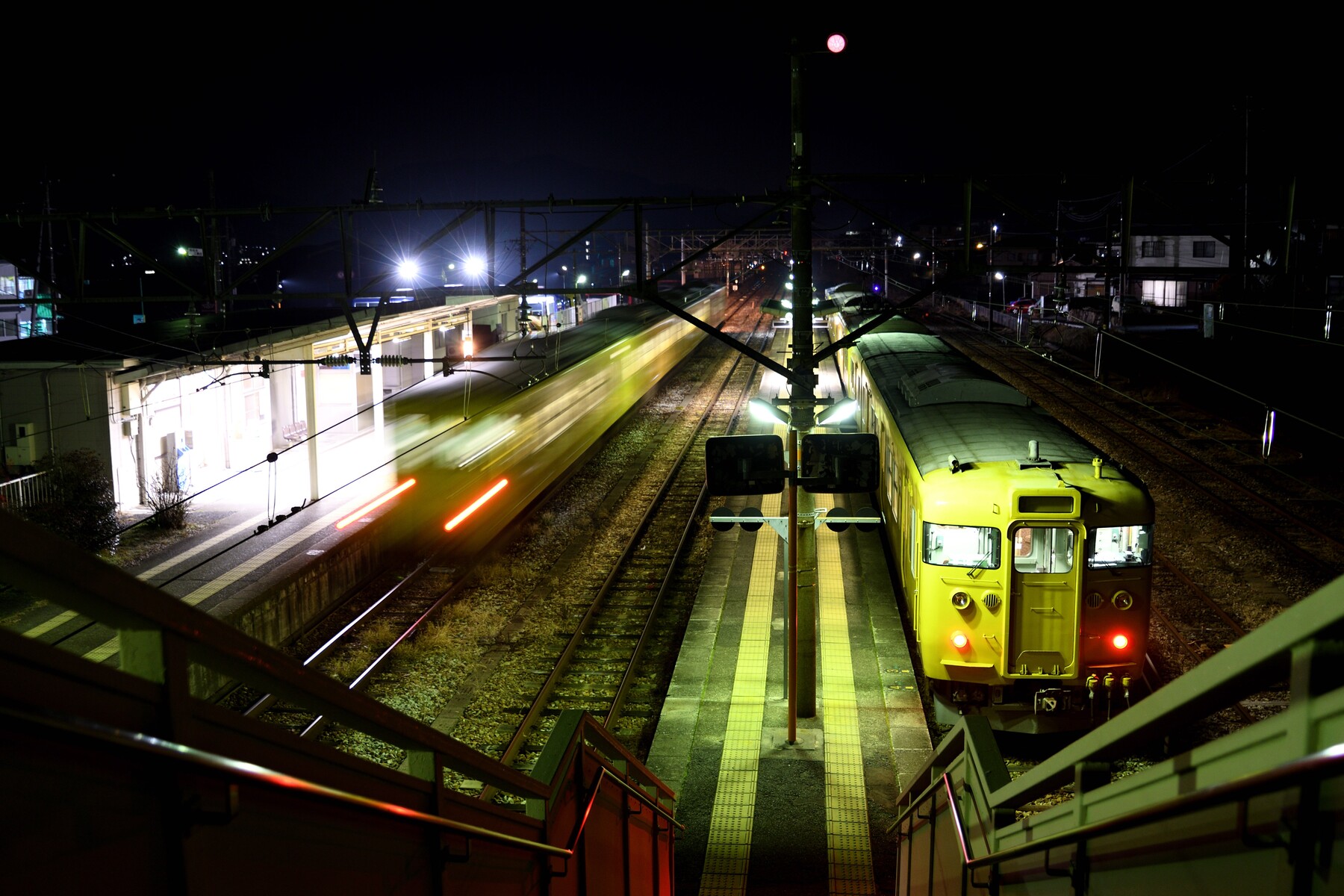 【2月11日】JR赤穂線 備前片上駅にて停泊中113系 : 山紫水明な景色を求め