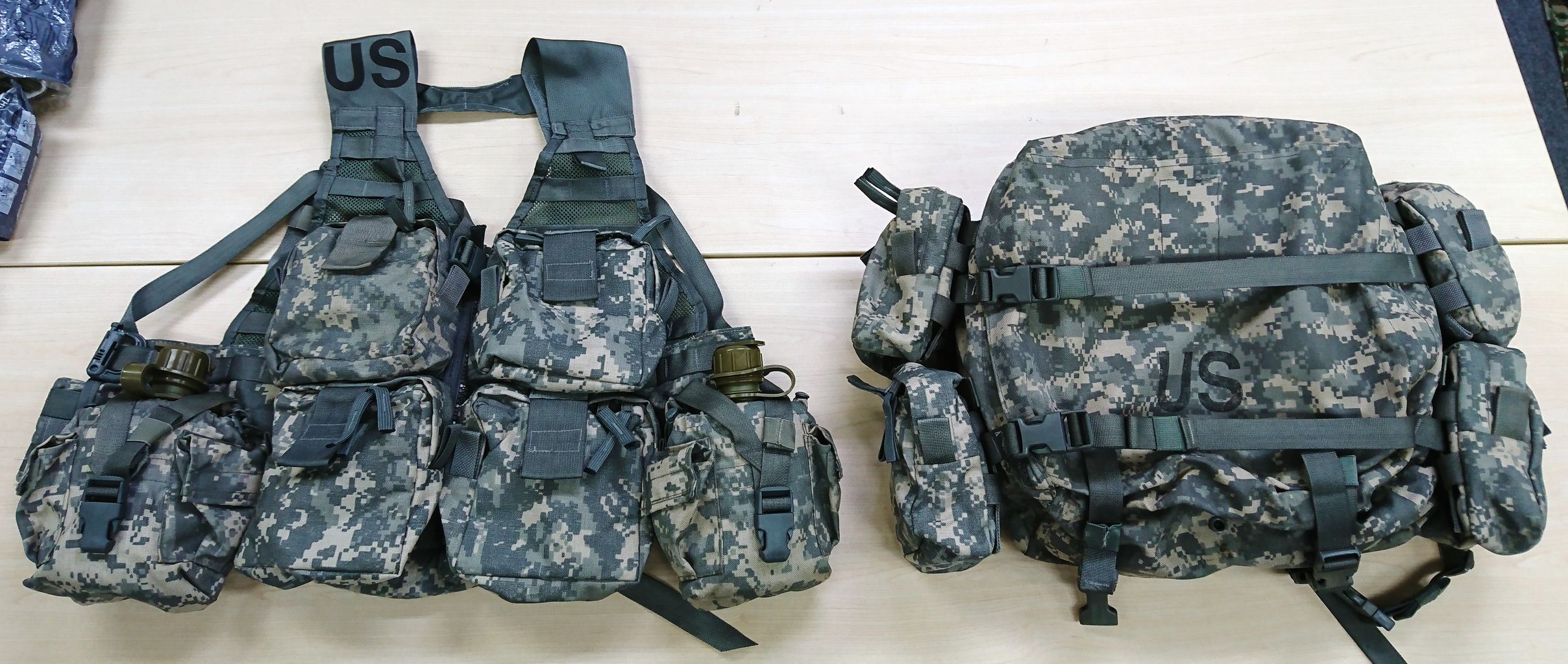 イラストでまなぶ 戦闘外傷救護 Combat First Aid 増補改訂版 アクセサリー 書籍 Dvd 絶賛sale中 品揃え日本最大のエアガン市場 First 中古エアガン サバゲー装備 電動ガン エアガン通販 3 5 レッドチップ軍医療緊急ベルトエイド止血帯サバイバル戦術的戦闘