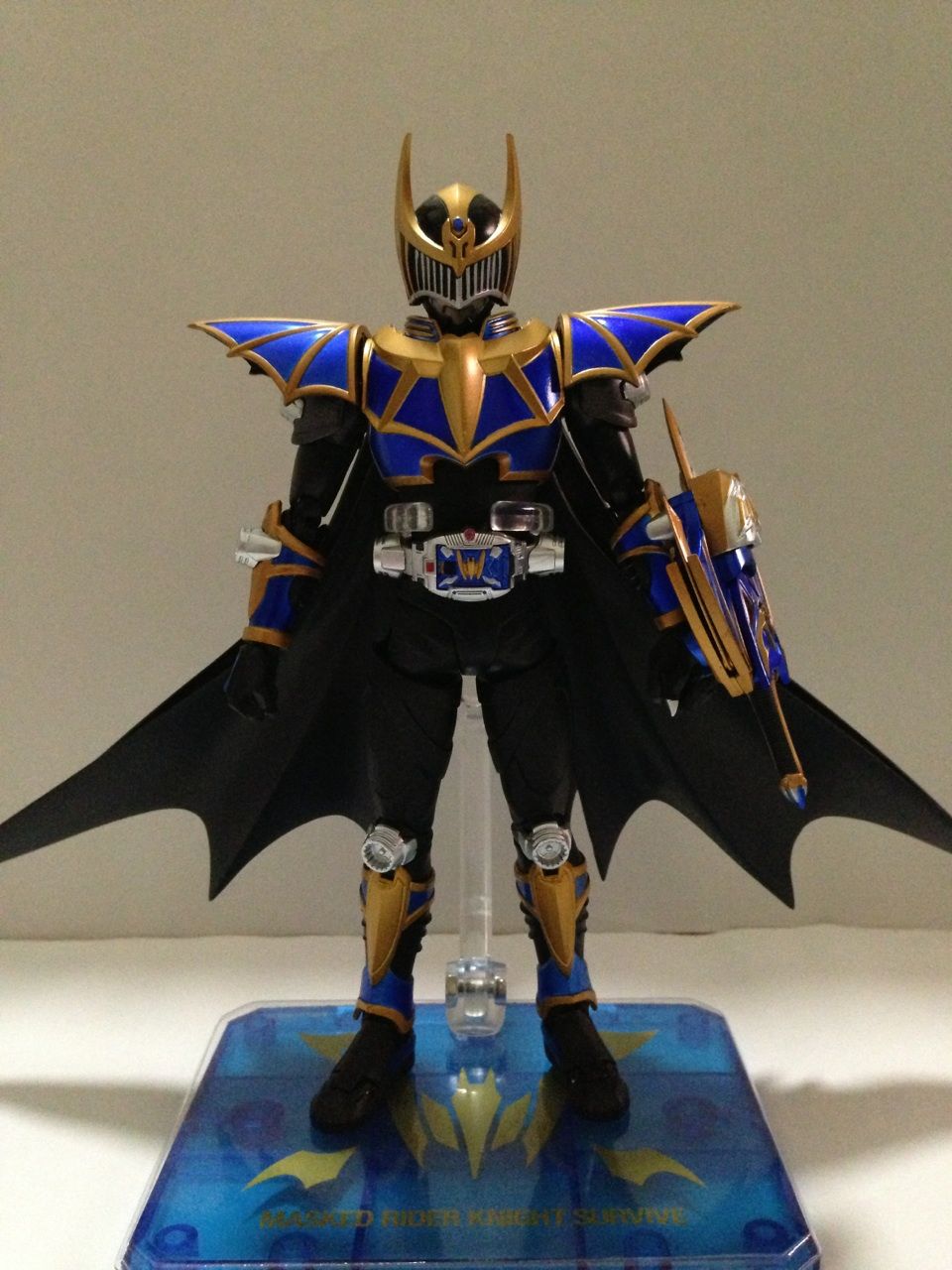 ≪ロングセラー≫ shフィギュアーツ 仮面ライダーナイトサバイブ