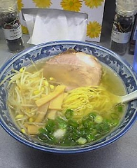 この黄金スープ食べた人しか分からないのですが、下町一ですね!! 代替テキスト