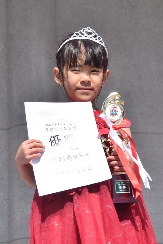 年長女子 (2)