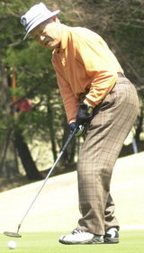 ハツラツプレーの97歳石山英男さん
