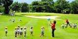開放デー(宝塚自然幼稚園児がコースでボール遊び)