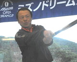 11・03 即席ゴルフ講座をする田中プロ