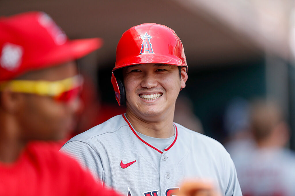 【ほっこり】サヨナラ勝利で飛び出した大谷翔平のバックハグがネット上で話題 「勝った瞬間ロレンゼンに抱きつきにいっとる」「可愛すぎん？」"野球