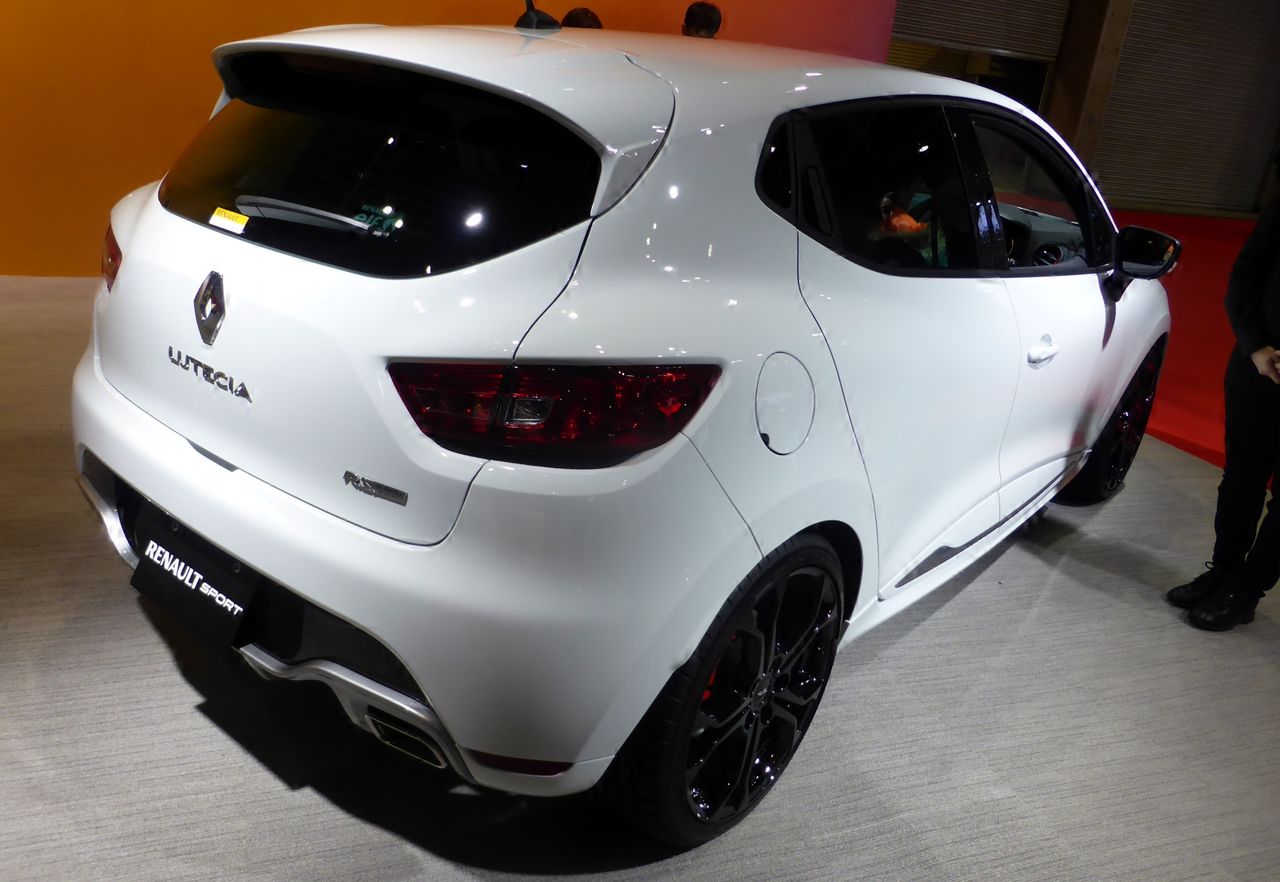 ルノー ルーテシア トロフィー シャシーカップ シャシースポールを用意 最新スポーツカー事情