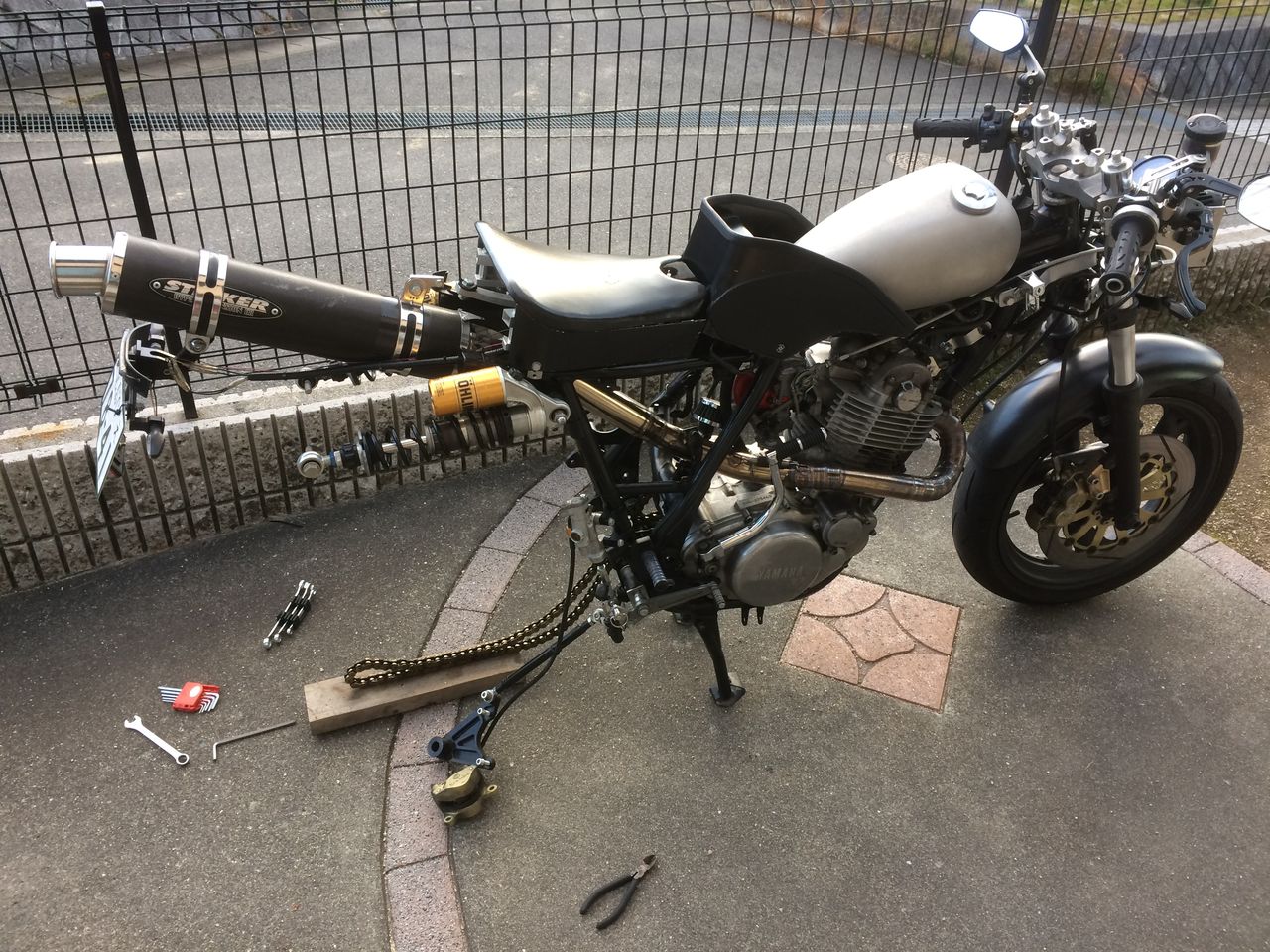 自作カーボンリアフェンダー制作 その１ マッツンのsr４００ ブログ