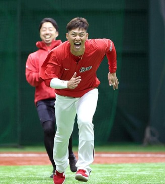 広島・中村奨成 開幕「2番」スタメン OP戦打率12球団3位「自信に」進化示すデータあり