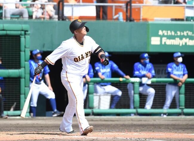 【巨人】中田翔が５試合連続安打　好調継続、エスコバーから二塁打