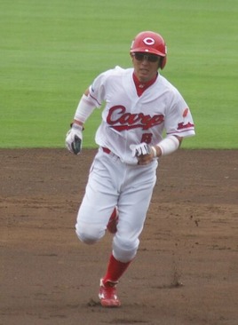 【広島】梵英心(遊)　2010年　打率.306　13本　43盗塁　OPS.815　GG賞