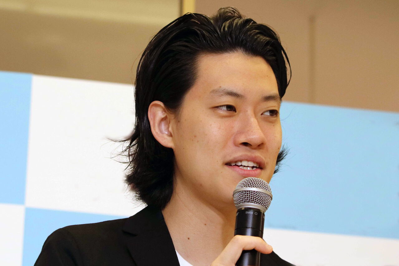 霜降り明星 粗品が結婚 タレント秋山衣梨佳と スポーツあれこれnews 霜降り明星 粗品が結婚 タレント秋山衣梨佳と スポーツあれこれnews