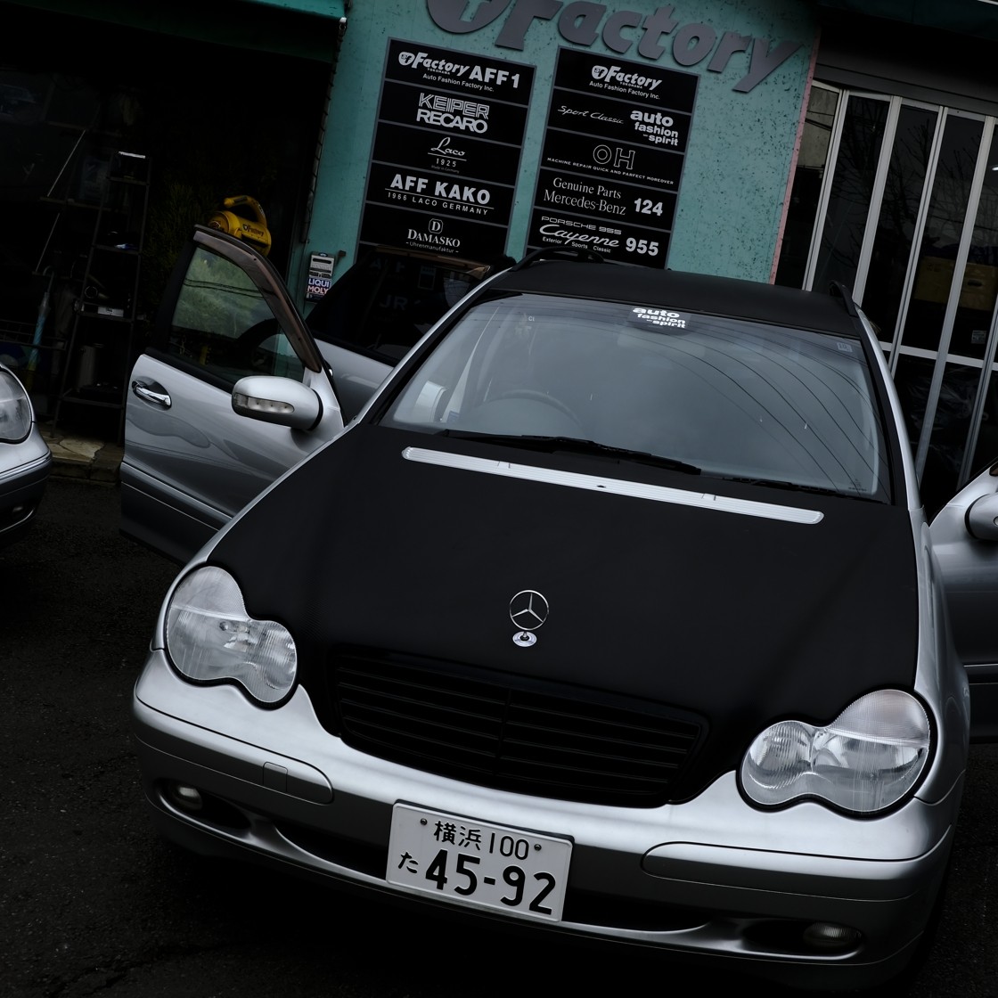 便利でフットワークが軽いcクラスのステーションワゴン W203 燻し銀 3 Seater Sports Track Style Mercedes Benz C Class S 203 Life C Station Wagon 2 Seater Sports Track Style Mercedes Benz C Class S 203 Life C Station Wagon