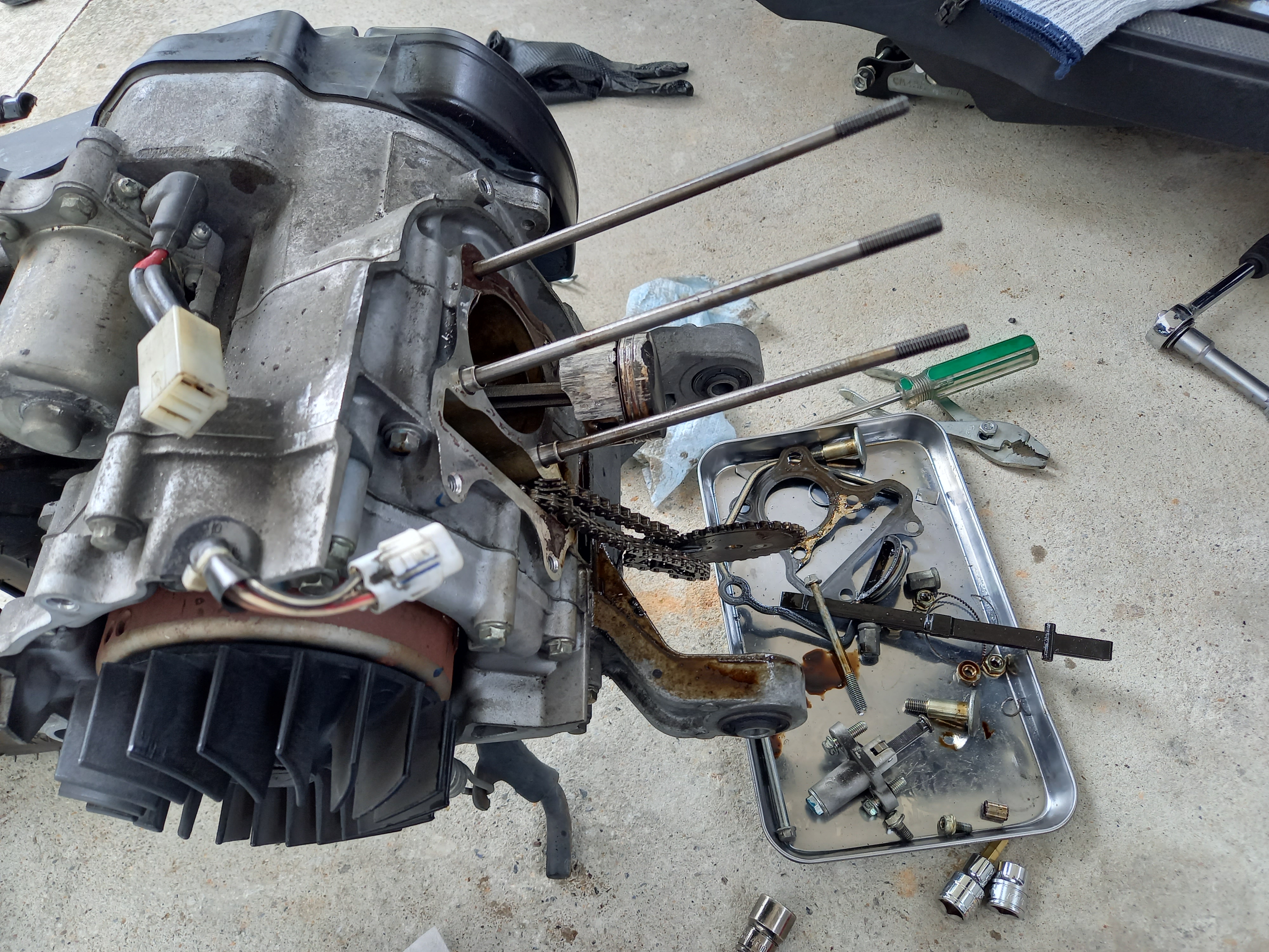 レッツ4 エンジン焼き付き 部品用 焼き付きレッツ4の修理 : バイクじじ