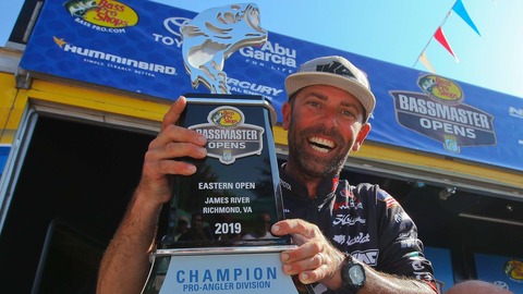 img_9345-mike-iaconelli-pro-champion_0