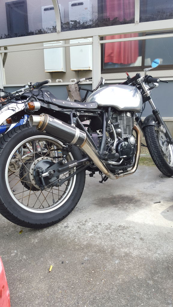 【SR400】AAAセミレーシングマフラー　スーパートラップ SR400 AAA ステンレス セミレーシングマフラー スーパートラップ