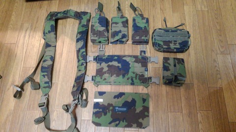 スイス陸軍ＴＡＺ８３迷彩服４点セット（Ｍサイズ、中古） スイス陸軍TAZ83迷彩服4点セット（Mサイズ、中古