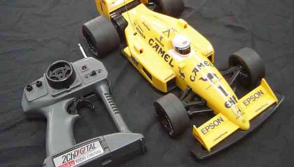 1988年頃【BON 1/13 マクラーレンホンダMP4/4】首振り機能が人気のセナ