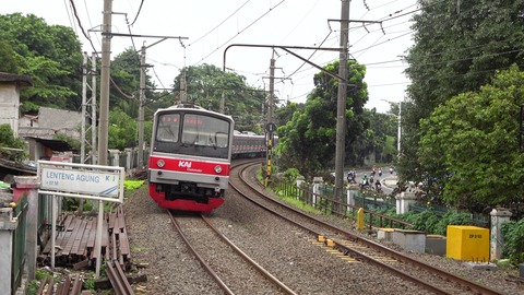 C0235 - frame at 0m4s