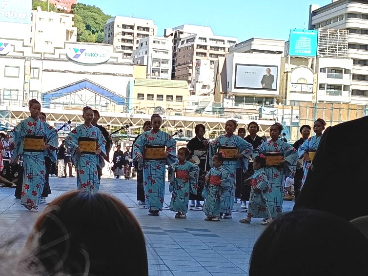 古着くん 即決大歓迎！ 早い者勝ち！ 長崎くんち 庭先回り・・かもめ広場で「西古川町」 : 正しい休日の過ごし方