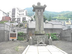 一ノ瀬無縁塔01
