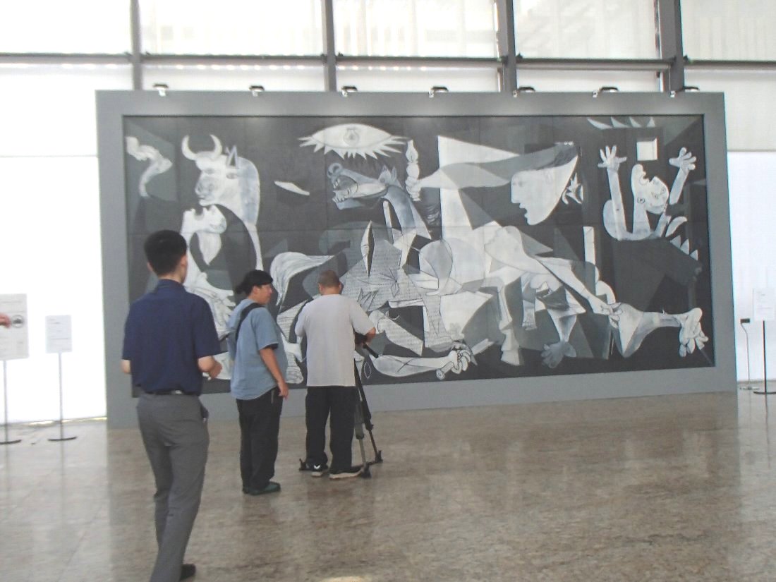 長崎県美術館」で「ゲルニカ」の複製 : 正しい休日の過ごし方