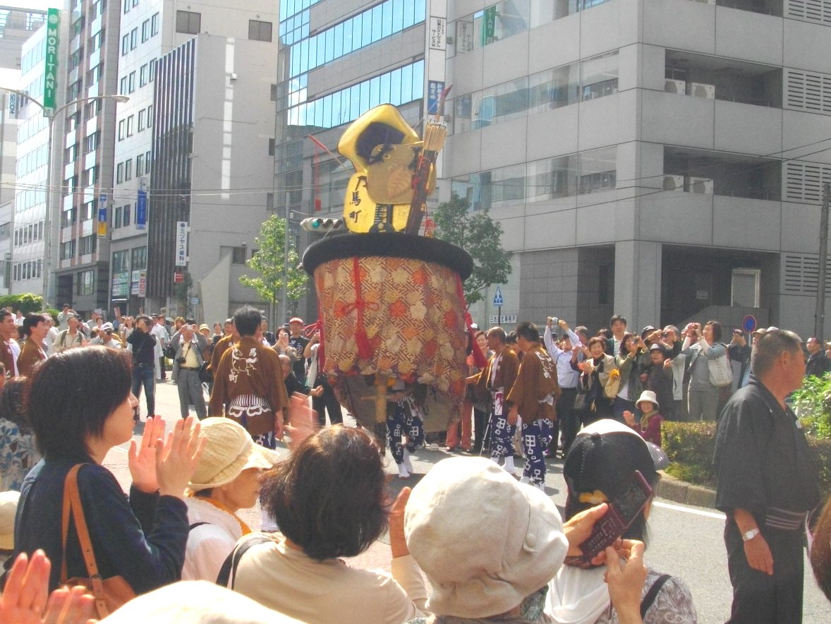 正しい休日の過ごし方:長崎くんち2010・・・お下りで傘鉾パレード - livedoor Blog（ブログ）