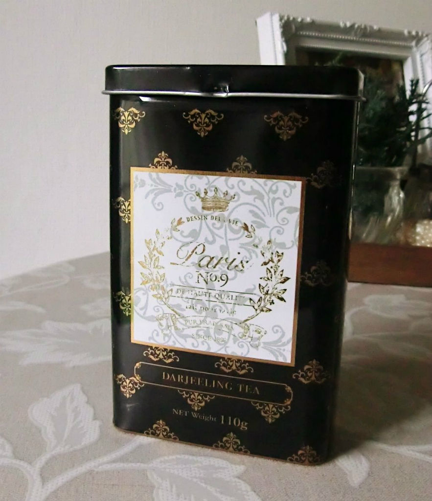 セリア おしゃれ缶をディスプレイ 洋菓子本店 Sasaki