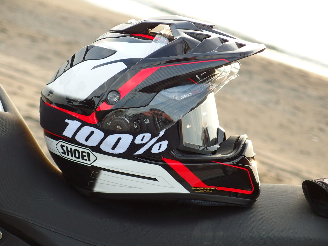 オフロードギア 100％STRATAゴーグル FOX DIRTPAWグローブ : F800GS＋ 