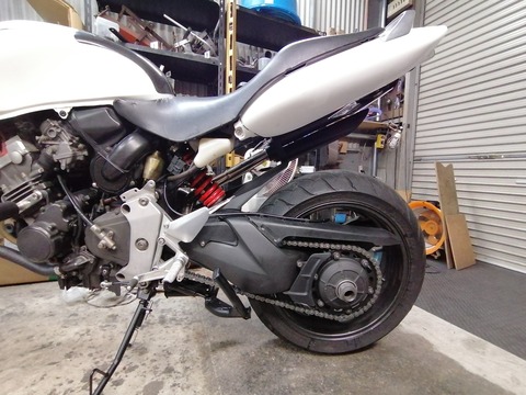 養蜂場。ホーネット250 インナーフェンダー流用取り付け : ss-muneda