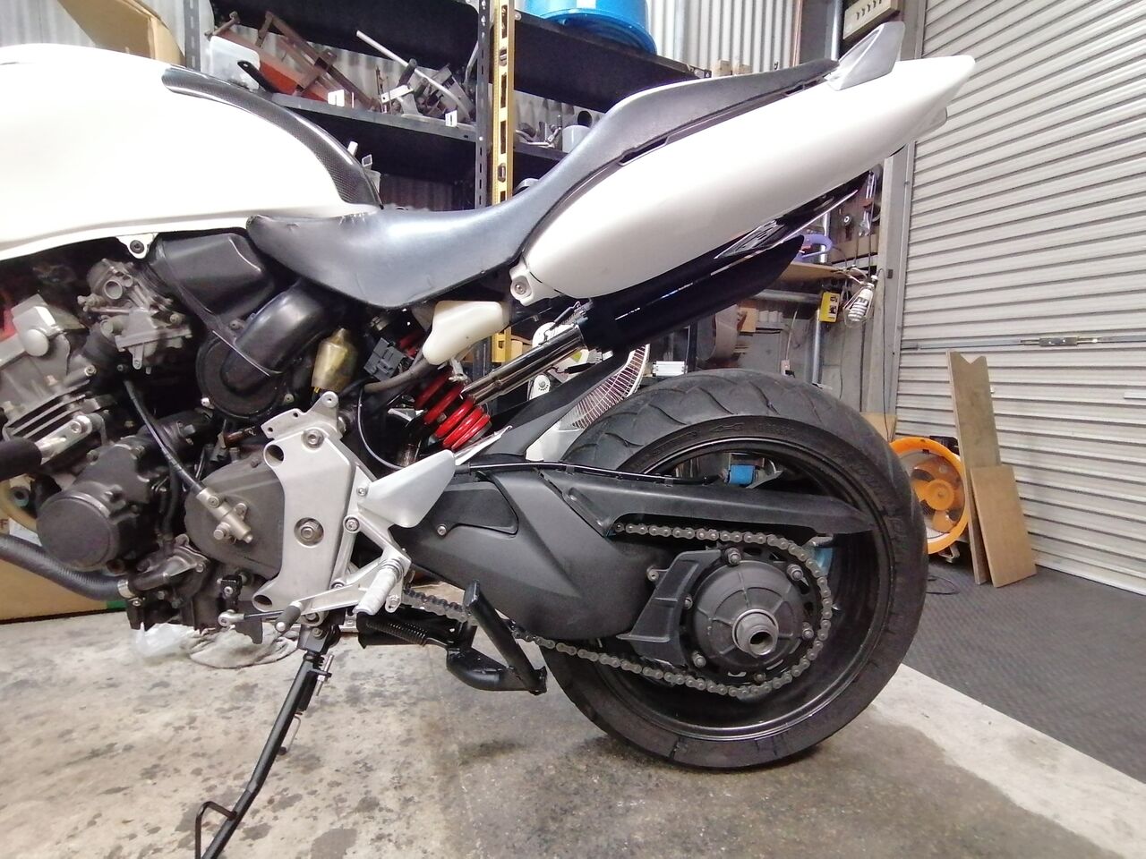 ホーネット インナーフェンダー 養蜂場。ホーネット250 インナーフェンダー流用取り付け : ss-muneda