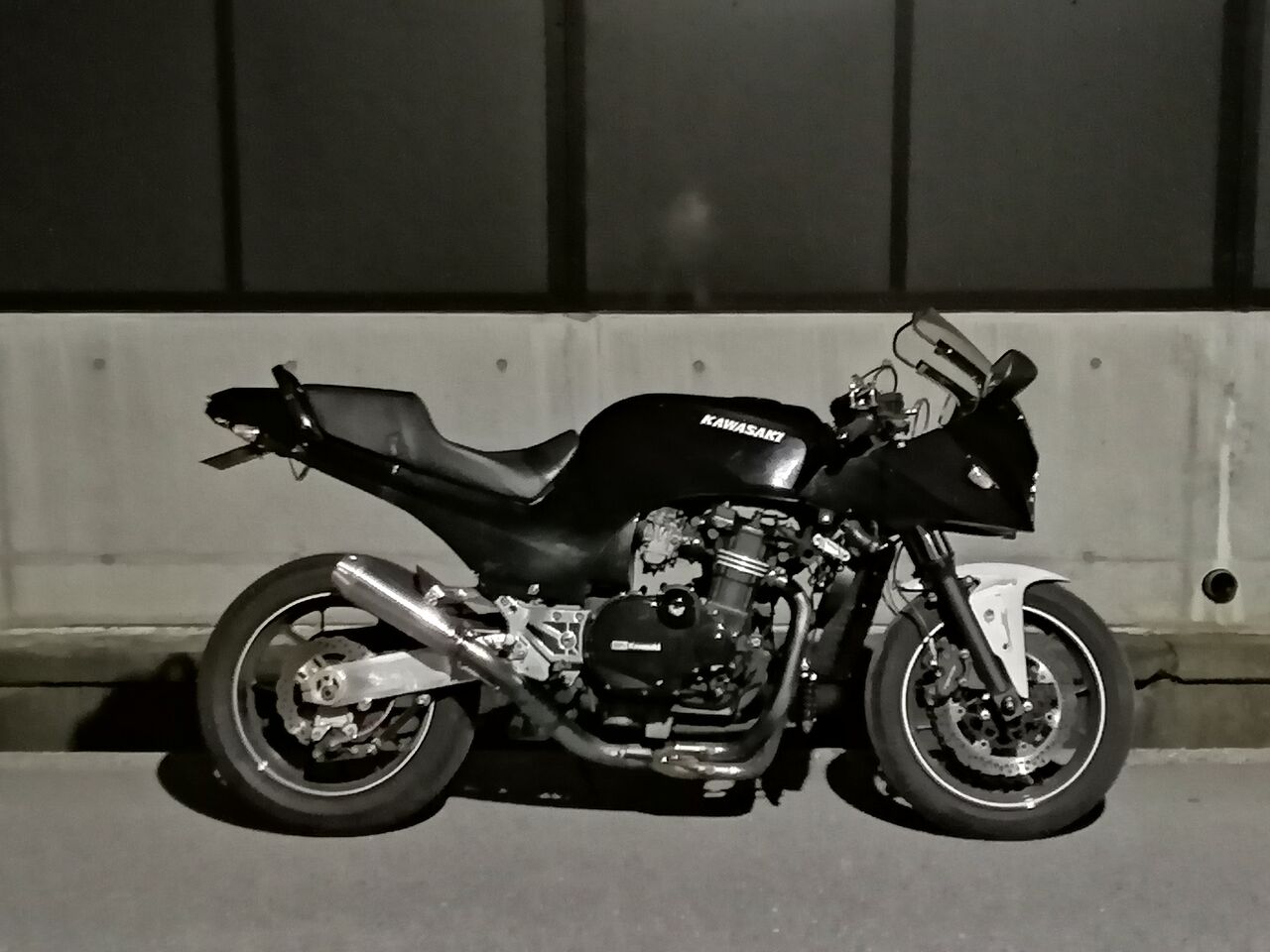 GPZ900R フロントフェンダーアップデート中。 : ss-muneda