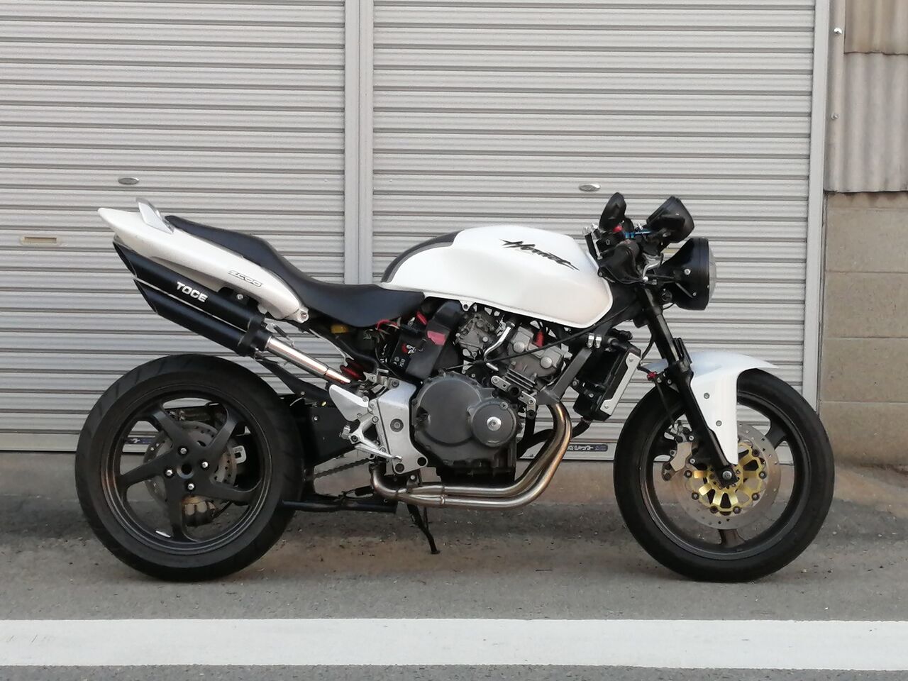 限定価格！ホーネット250 インナーフェンダー　黒　お一つのみ ホーネット リアフェンダー」の人気商品一覧 | 安い商品を通販