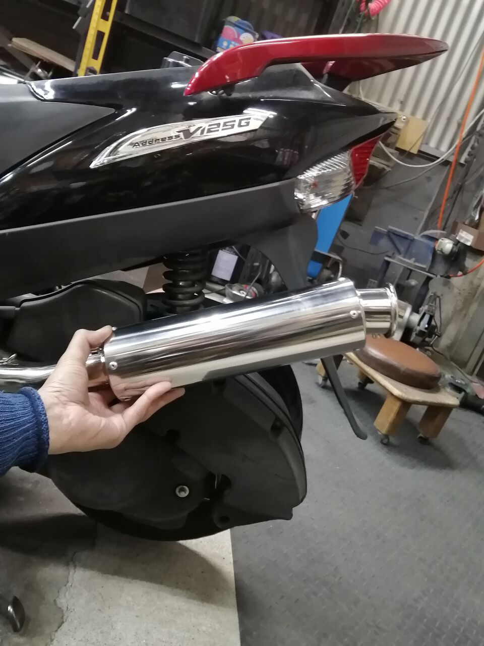 アドレスV125G 左出しマフラー ① アドレス V125 左だしマフラー 