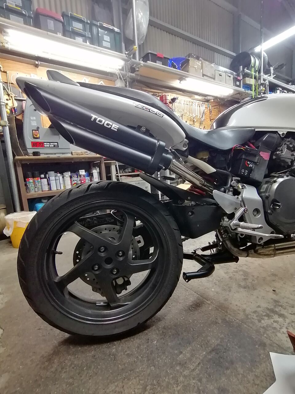 養蜂場。ホーネット250 インナーフェンダー流用取り付け : ss-muneda