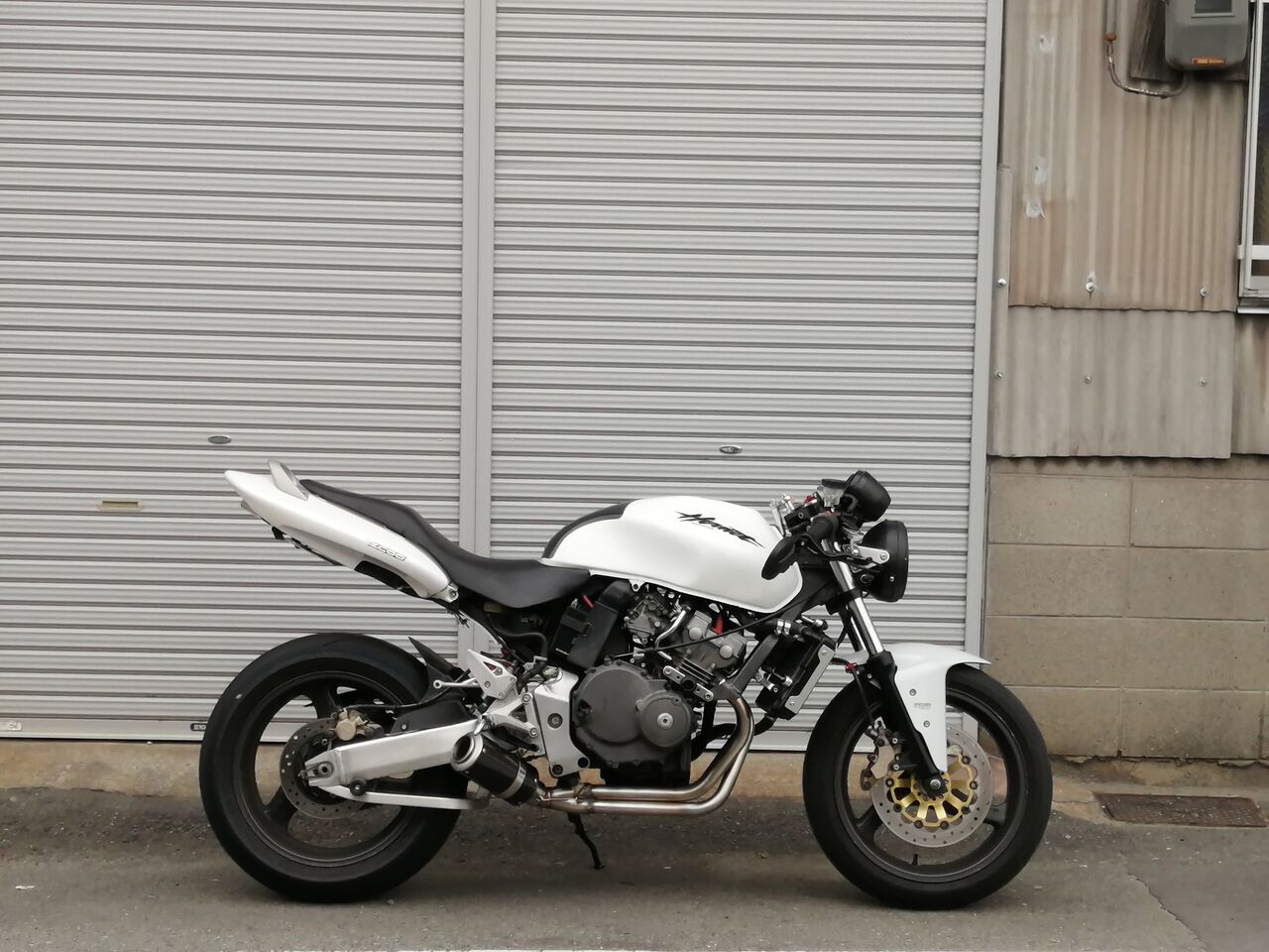 養蜂場。 ホーネット ジェイド純正マフラー流用フルエキダウン