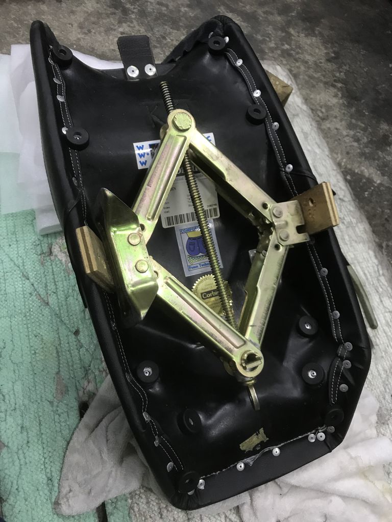 GPZ900R コルビンシート取り付け。 : ss-muneda