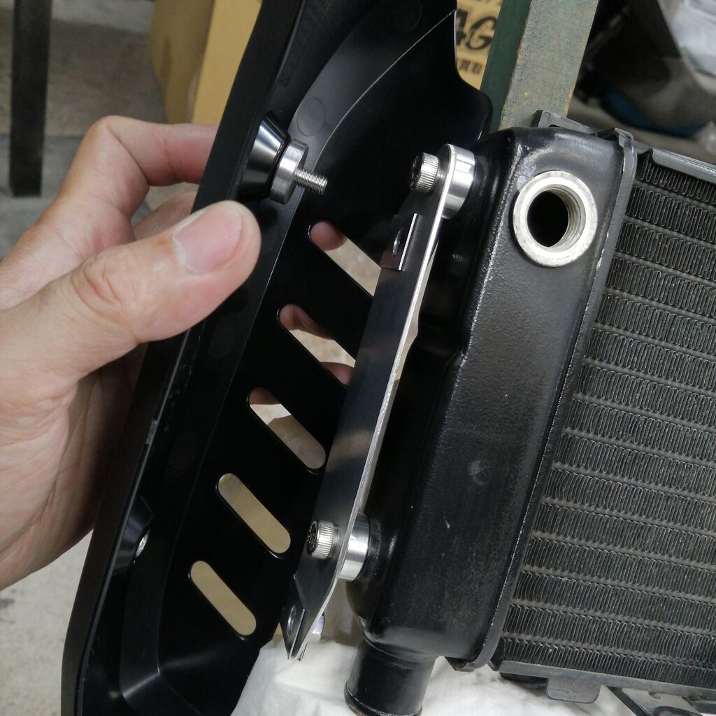 養蜂場 ホーネット250 ラジエターシュラウドカバー 出品中 : ss-muneda