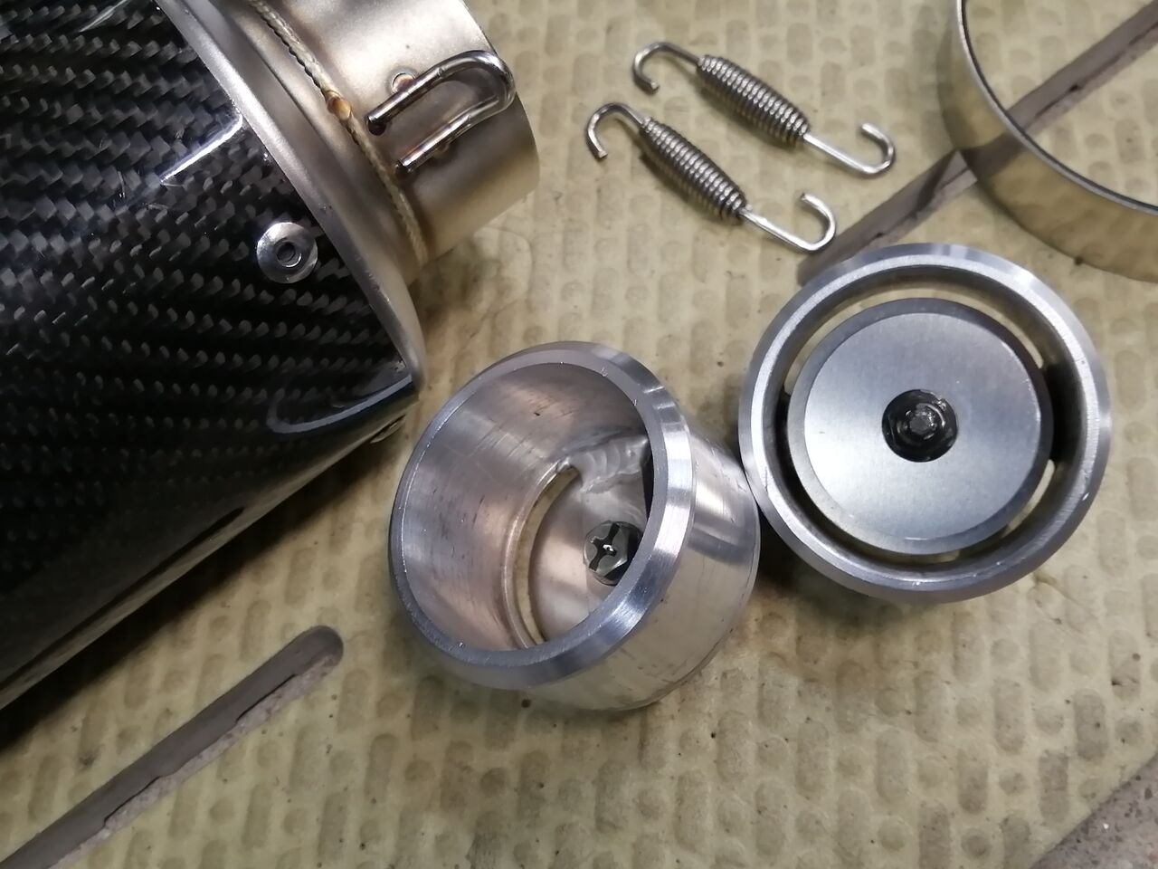 養蜂場。 ホーネット ジェイド純正マフラー流用フルエキダウンマフラー