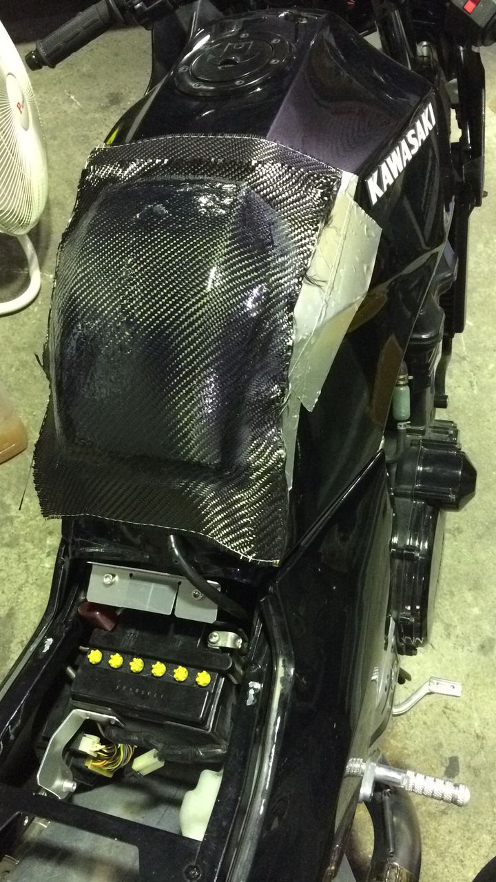 KUROKAGE gpz900r タンクパッド +ヒールプレート KUROKAGE様専用 gpz900r タンクパッド +ヒールプレート - メルカリ