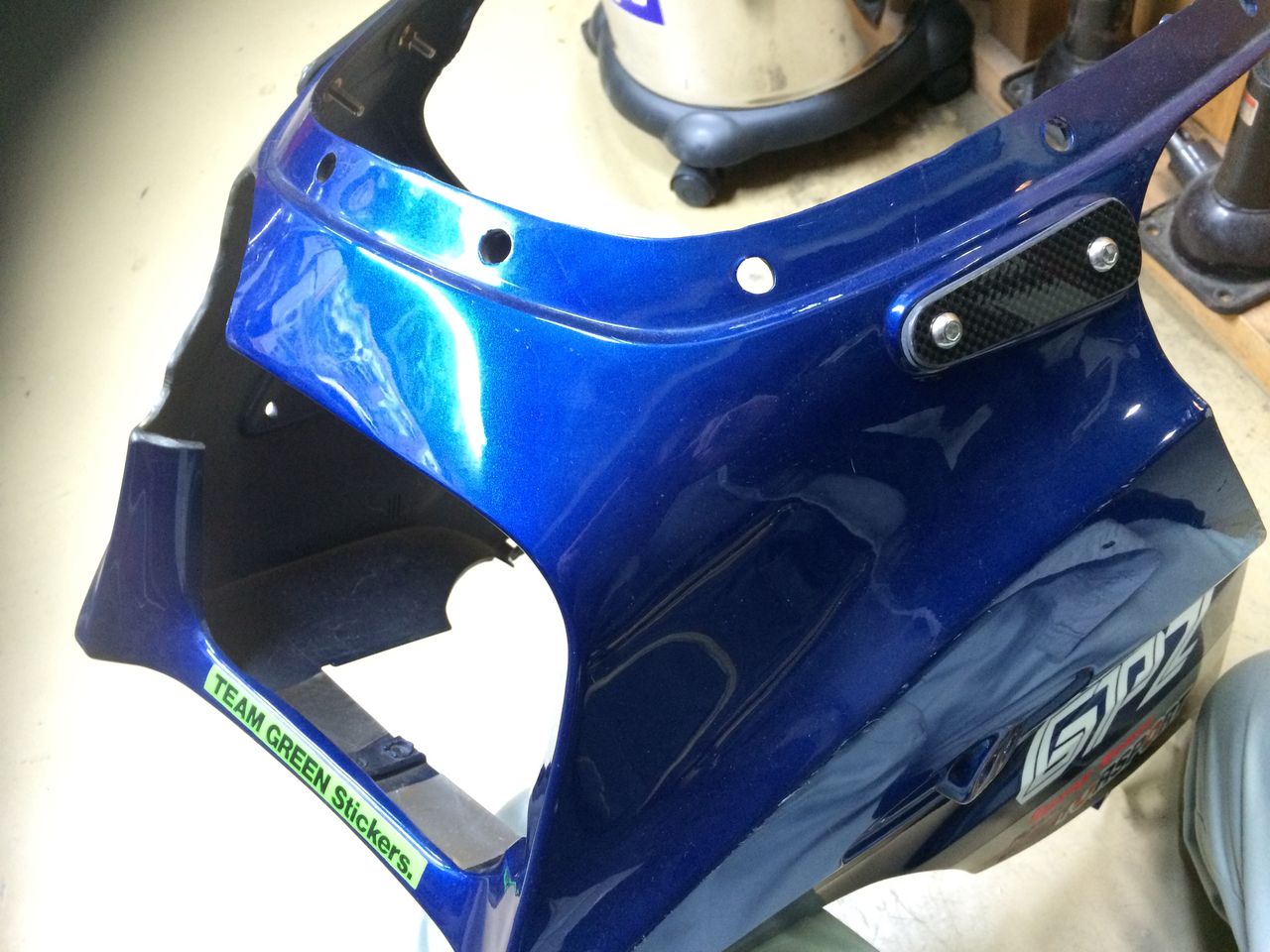 GPZ900R用 ドライカーボンミラーホールカバー : ss-muneda