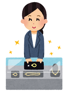 彡(゚)(゚)「こんなところに宝石店あったんやな…」