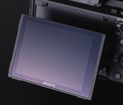 α7IIの液晶コーティング剥がれ その2 べりっとやりました : ZEISS