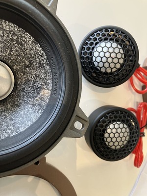 E4D9E94A-549A-46D4-8053-CDEC2184DEB2