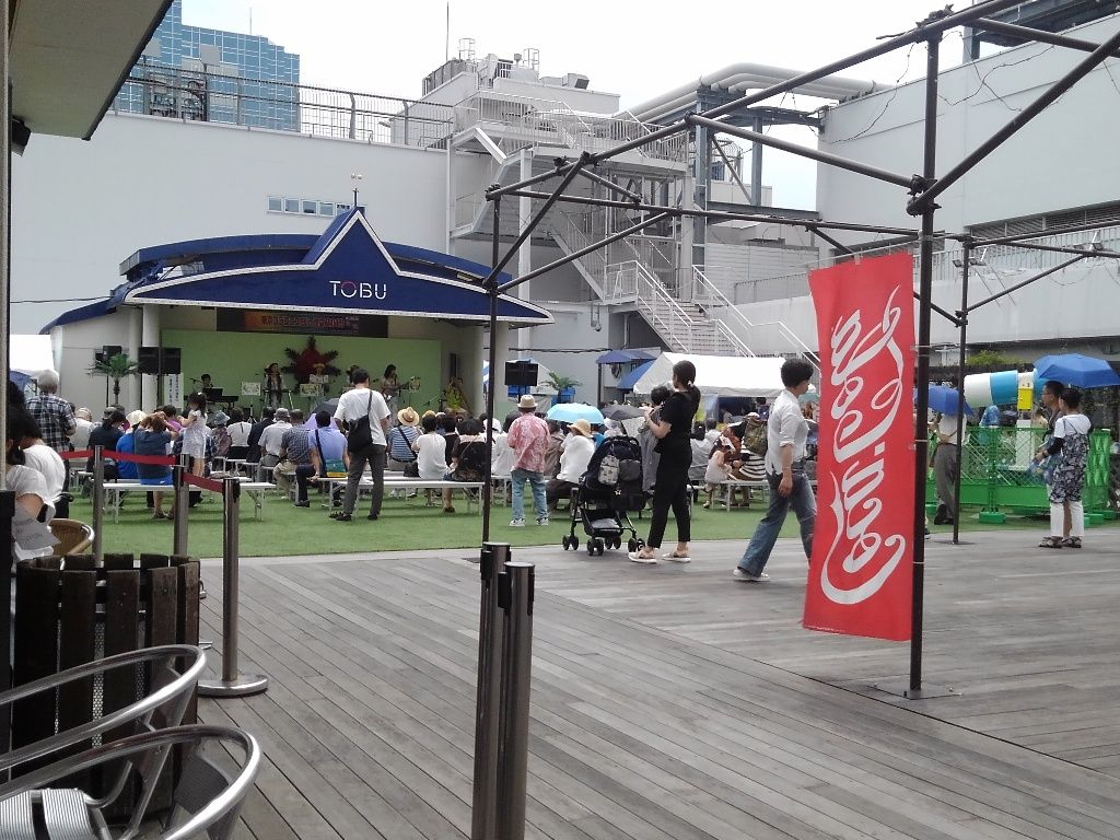 東京フラフェスタ In 池袋東武百貨店8階屋上 ハワイだ韓国だ酒だー 東京フラフェスタ In 池袋東武百貨店8階屋上 ハワイだ韓国だ酒だー
