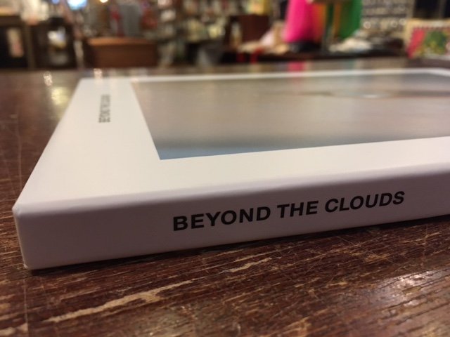 BOOK】BEYOND THE CLOUDS : スタンダードブックストア