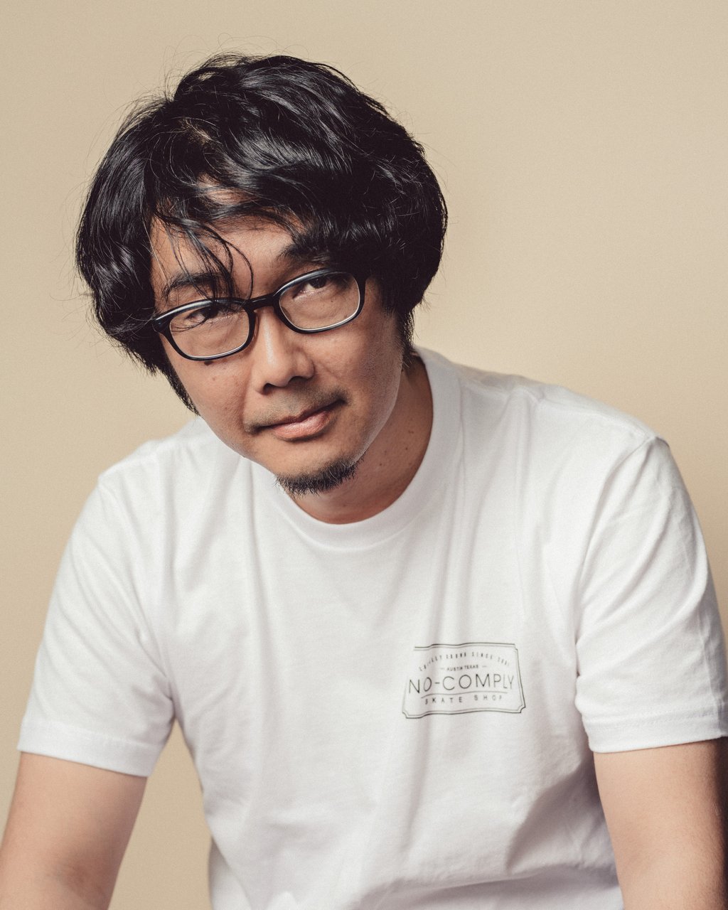 若林恵近影(photograph by Bryan Derballa)