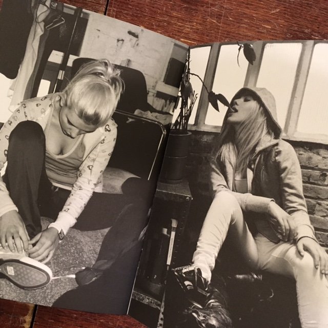 アート・デザイン・音楽 VALERIE PHILLIPS zine アート・デザイン・音楽 VALERIE PHILLIPS zine アート