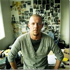 Alexander%20McQueen_bc9f0cbb-ee9f-4b0f-babf-7a078e17de6c