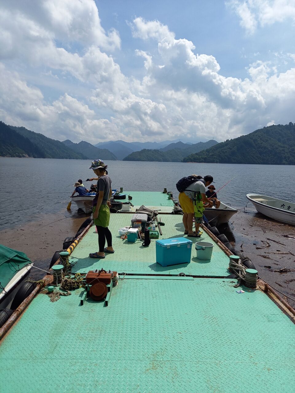 桟橋と対岸にて 奥只見湖畔の宿 六方 桟橋と対岸にて 奥只見湖畔の宿 六方